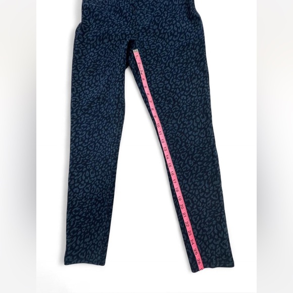 SPANX High waist Navy Leopard Print Leggings Jean-ish - Picture 5 of 8